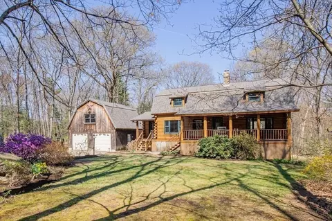 15 Old Log Ln, Bellingham, MA 02019