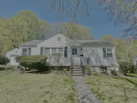 7 Woodway Dr, Shrewsbury, MA 01545