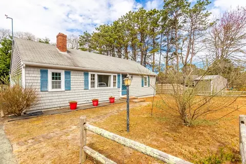 25 Ash Ct, Dennis, MA 02660