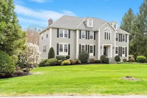3 Dandelion Dr, Andover, MA 01810