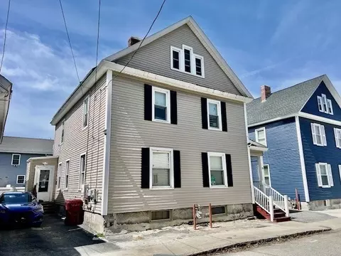 15 Fernald St, Lowell, MA 01851
