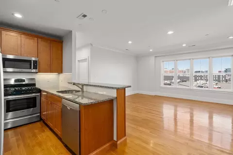 360 W 2nd #11, Boston, MA 02127
