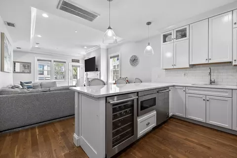 25 Mercer St #PH5, Boston, MA 02127