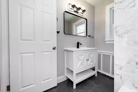 Bath - 126 Summerfield St, Fall River, MA 02720 photo 3 of 4