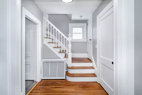 Entry Way - 126 Summerfield St, Fall River, MA 02720 photo 4 of 7