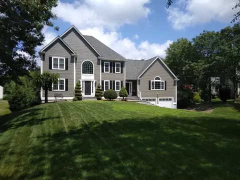 6 Cedar Creek Dr, Attleboro, MA 02703
