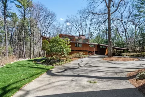 80 Puritan Ln, Sudbury, MA 01776