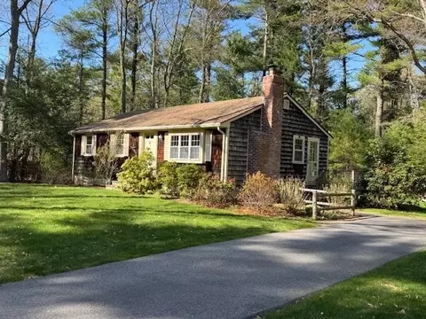 153 Delorenzo Dr, Duxbury, MA 02332