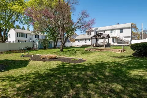 9 Macarthur Blvd, Danvers, MA 01923 photo 2