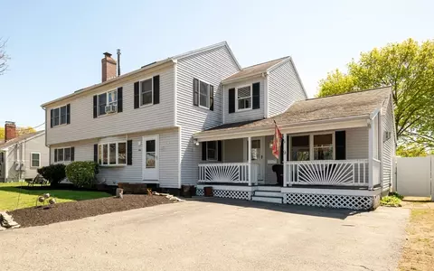 9 Macarthur Blvd, Danvers, MA 01923