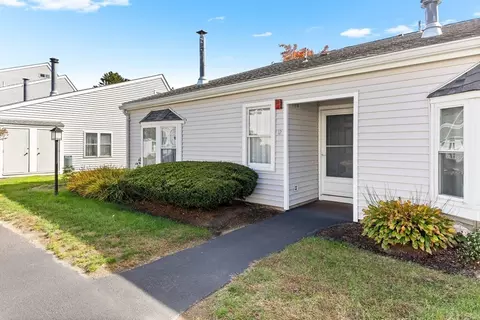 12 Mary Dyer Ln #12, Easton, MA 02356