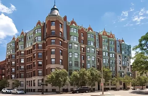 4 Charlesgate E #604, Boston, MA 02215
