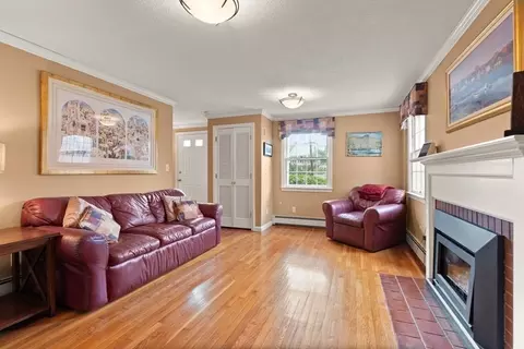 Living - 24 Mohawk St, Sharon, MA 02067 photo 3 of 5