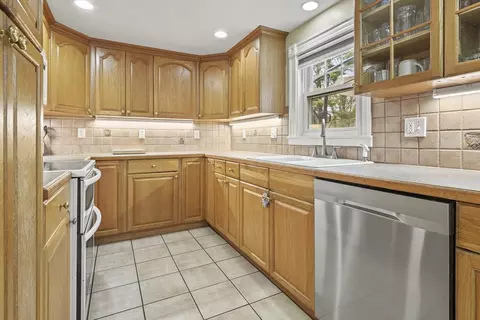 1 Whitney Ave, Maynard, MA 01754 photo 8