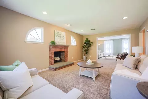 Living - 16 Jasons Path, Walpole, MA 02081 photo 6 of 8