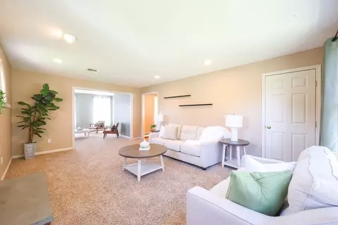 Living - 16 Jasons Path, Walpole, MA 02081 photo 7 of 8