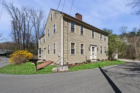 18 River St, Newbury, MA 01922