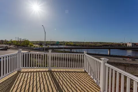 29 Wellington St, Fall River, MA 02720 photo 2