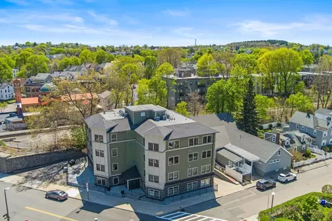 18 Robert St #11, Boston, MA 02131