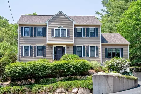 9 Eastmount Rd, Medfield, MA 02052