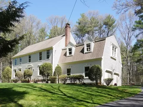 4 Oak Dr, Upton, MA 01568 photo 2