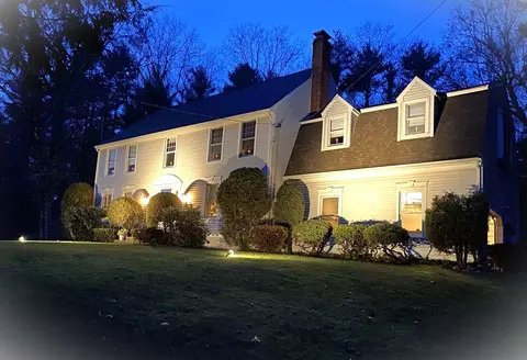 4 Oak Dr, Upton, MA 01568