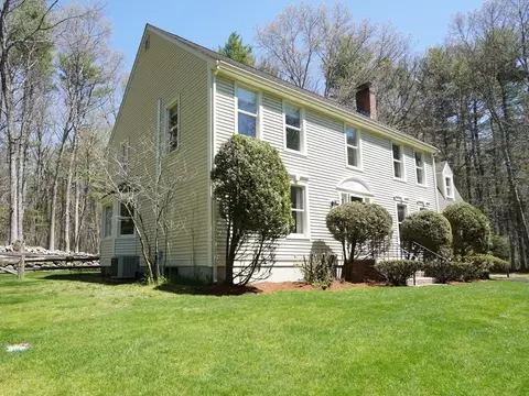 4 Oak Dr, Upton, MA 01568 photo 3