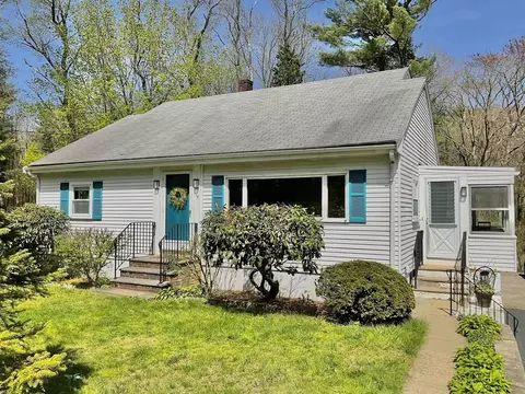 16 Bowker St, Norwell, MA 02061