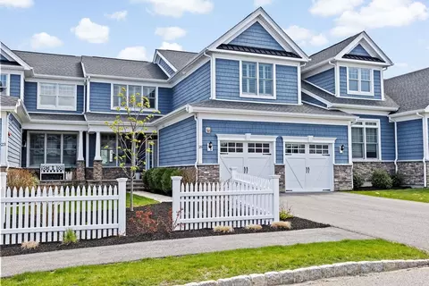 25 Lois Ann Ct #25, Scituate, MA 02066