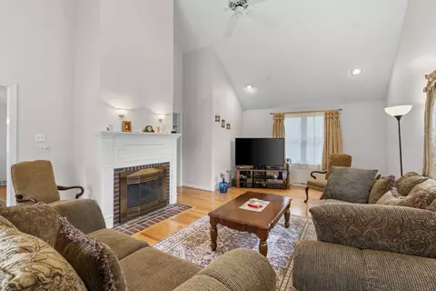 5 Eileen Rd, Norton, MA 02766 photo 3