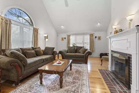 5 Eileen Rd, Norton, MA 02766 photo 4