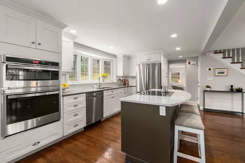 4 Forest St, Dover, MA 02030 photo 4