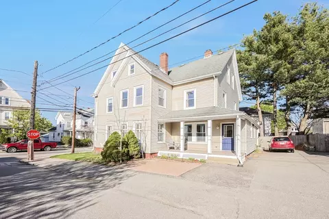 113 Taylor St #1, Waltham, MA 02453