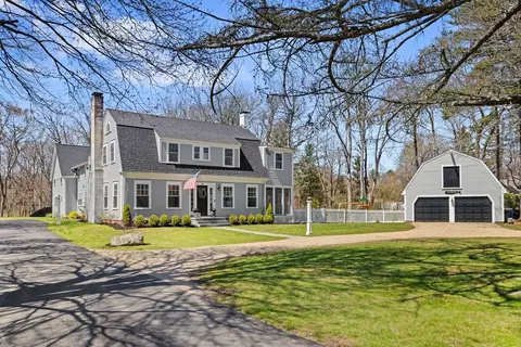 321 S Main St, Cohasset, MA 02025