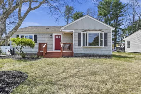 16 Paul Ave, Freetown, MA 02717