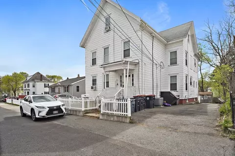 11 Greenwood Rd, Brockton, MA 02301