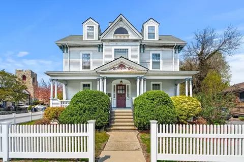 1117 River St #2, Hyde Park, MA 02136