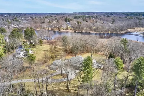 109 Oak Rd, Concord, MA 01742
