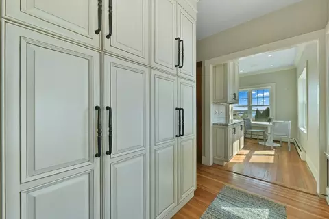 Entry Way - 21 Beacon Rd, Hull, MA 02045 photo 1 of 1