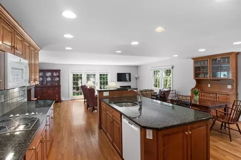 14 Tudor Rd, Needham, MA 02492 photo 8