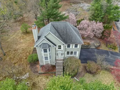 4 Treasure Hill Rd, Wilmington, MA 01887