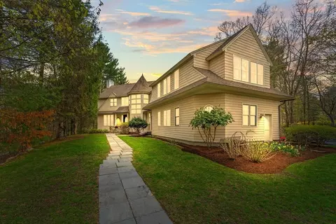3 Drumlin Rd, Weston, MA 02493