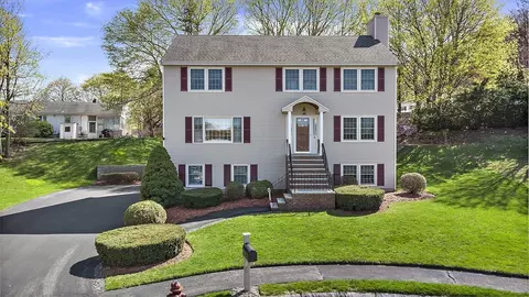 6 Jessica Dr, Woburn, MA 01801
