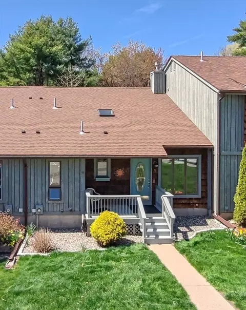 5 Meadowbrook Ln #5, Palmer, MA 01069