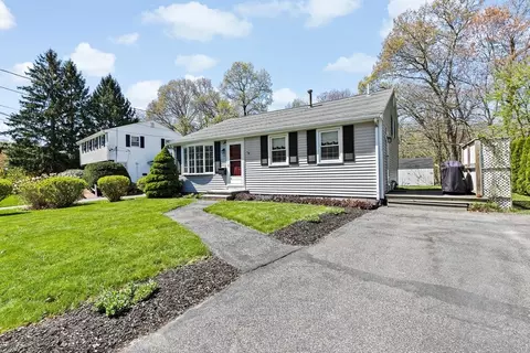 44 Eastfield Dr, Brockton, MA 02302