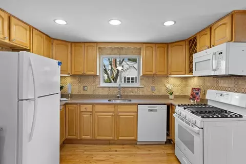 203 E Lothrop St, Beverly, MA 01915 photo 11