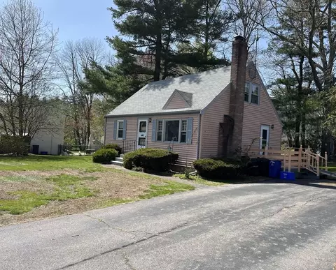 7 Brookside Dr, Foxboro, MA 02035