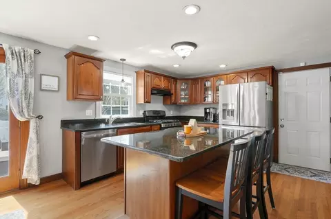 10 Matteo St, Worcester, MA 01606 photo 5