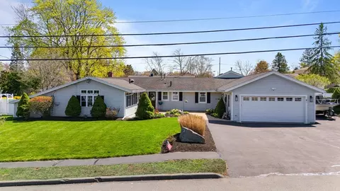 16 Magnolia Ter, Peabody, MA 01960