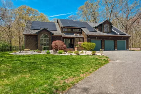 70 Davis St, Seekonk, MA 02771